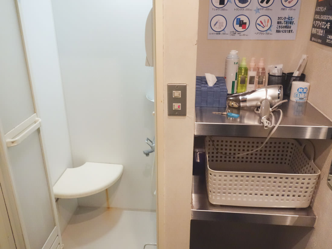 ネットカフェポパイ天満店のシャワー室
